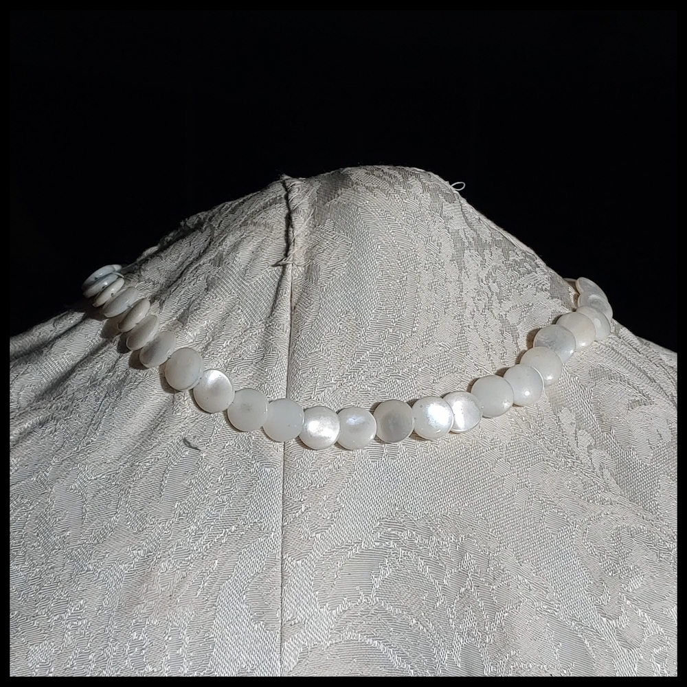 Vintage Mother of Pearl Flat Bead Necklace Magnetic Clasp